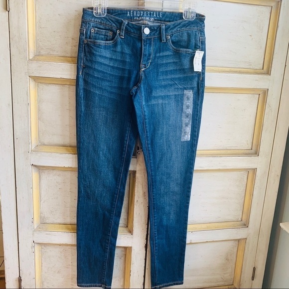 Aeropostale Mid Wash Skinny Jeans NWT - Picture 1 of 9